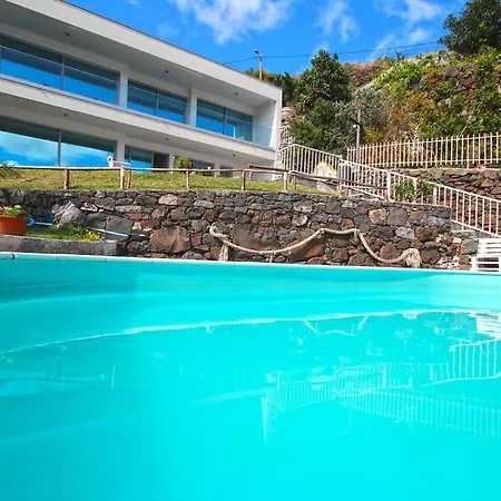 Villa Calcada *