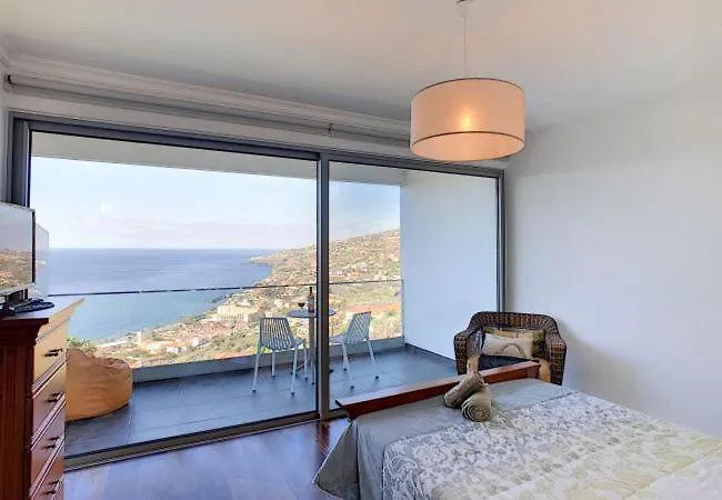 Calcada Σάντα Κρουζ